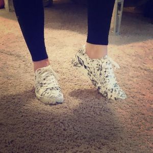 Kenneth Cole design print sneaker